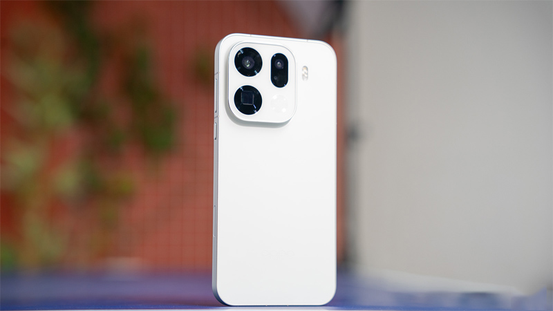 OPPO Find X9 Pro có cảm biến camera telephoto lớn
