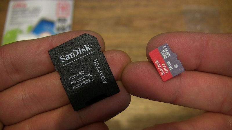Thẻ nhớ MicroSD có kích thước rất nhỏ