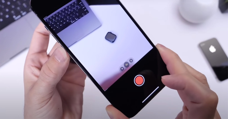 Thủ thuật nhấn giữ nút chụp ảnh để quay phim trên điện thoại iPhone