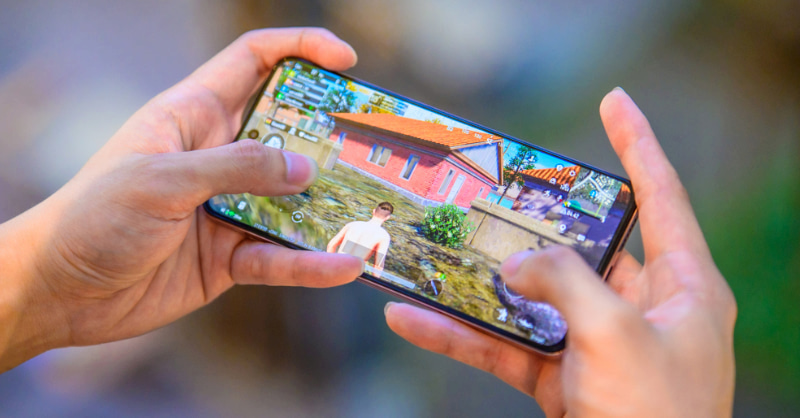 Vivo V50 Lite 5G chơi game tốt, pin trâu