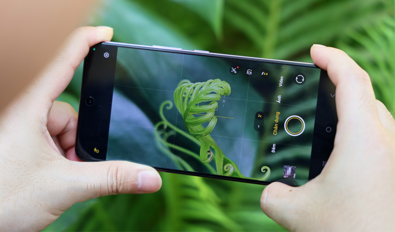 Vivo V50 Lite 5G là điện thoại tầm trung có camera ấn tượng