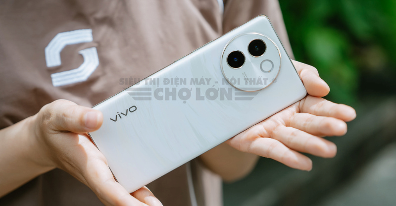 Trên tay Vivo V30e trải nghiệm thực tế 