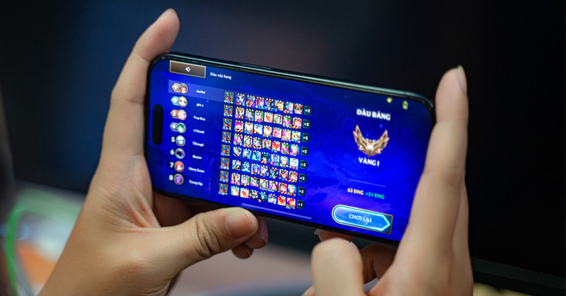 So sánh pin iOS 17.7 và iOS 18 theo trải nghiệm chơi game thực tế