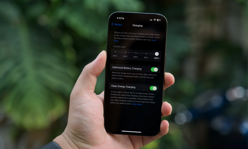 Các mức giới hạn sạc pin mới trên iOS 18