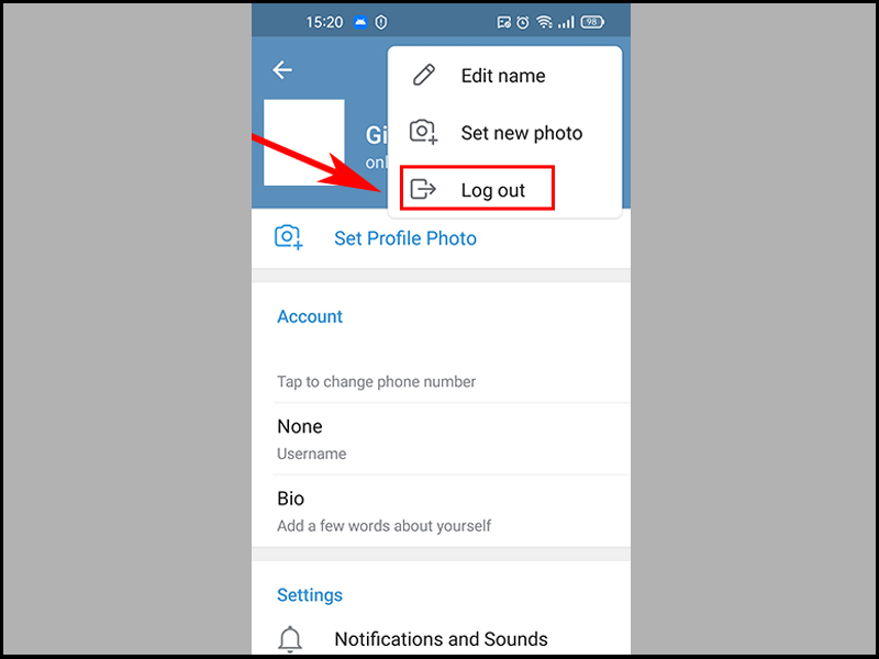 Chọn Log out để đăng xuất tài khoản Telegram trên điện thoại Android