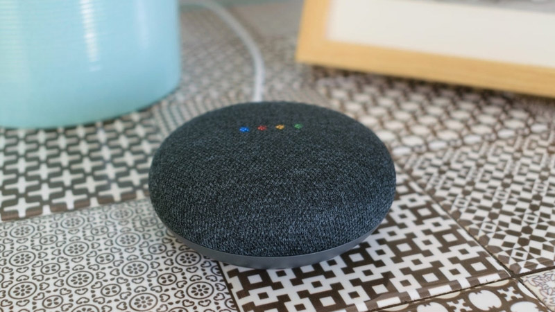 Người dùng có thể linh hoạt điều khiển Google Home bằng giọng