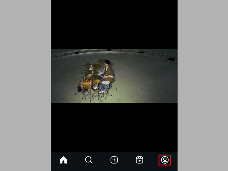 Nhấn vào biểu tượng hồ sơ ở góc dưới cùng bên phải màn hình