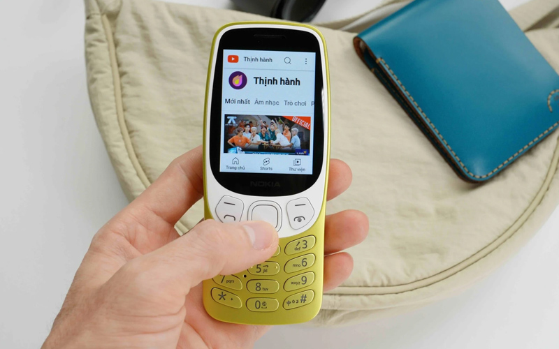 Nokia 3210 4G mang đến cảm giác cầm nắm nhẹ nhàng