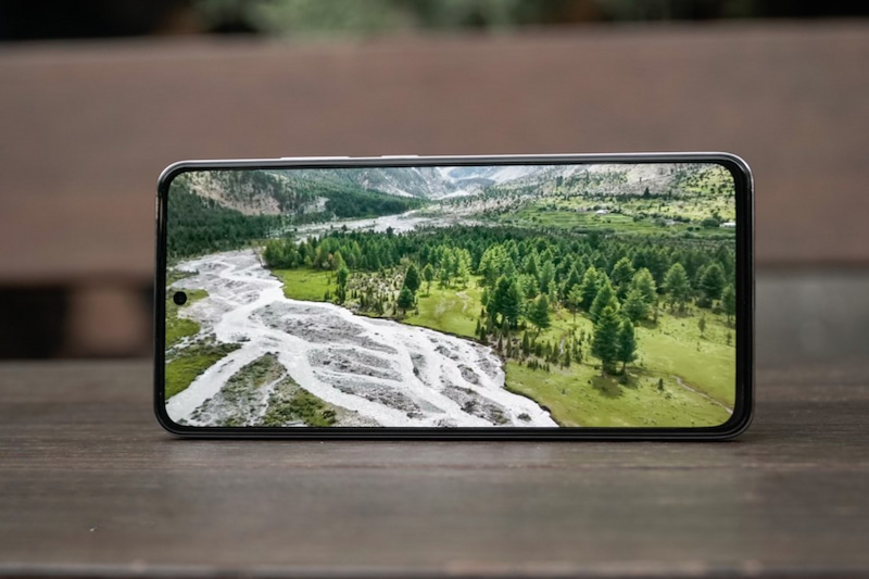 OPPO Reno12 F 4G được trang bị màn hình chân thực