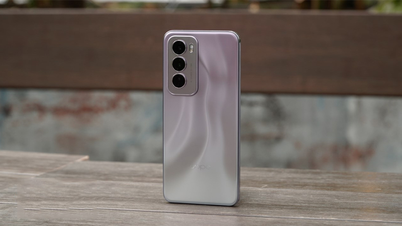 OPPO Reno12 Pro 5G có mức giá từ 18.99 triệu đồng