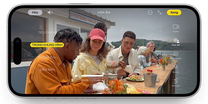 Quay video với âm thanh chuẩn studio trên iPhone 16 và iPhone 16 Plus