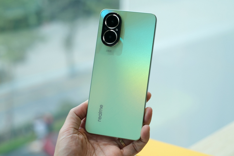 Realme C67 với thiết kế cứng cáp, ấn tượng