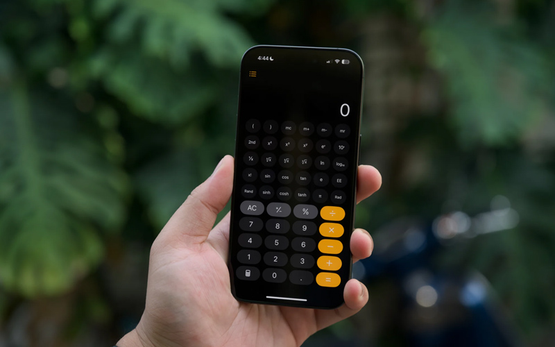Ứng dụng máy tính trên iOS 18 tính toán được các công thức phức tạp