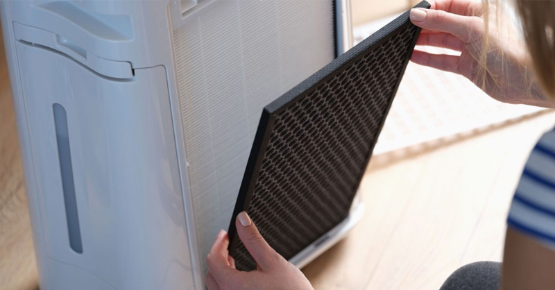 Hướng dẫn cách vệ sinh máy lọc không khí tại nhà 