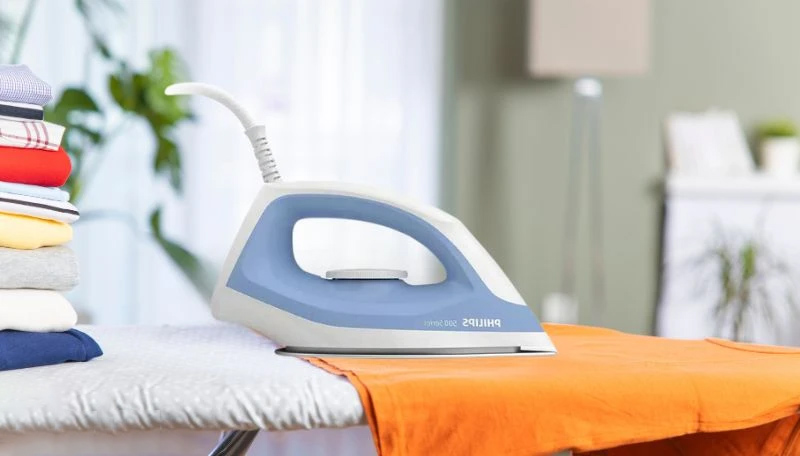 Cần thao tác cẩn thận để tránh làm hỏng vải 