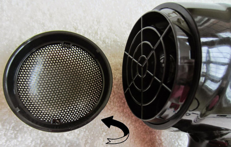 Mặt sau máy sấy thường có mặt nạ che bộ phận nạp khí