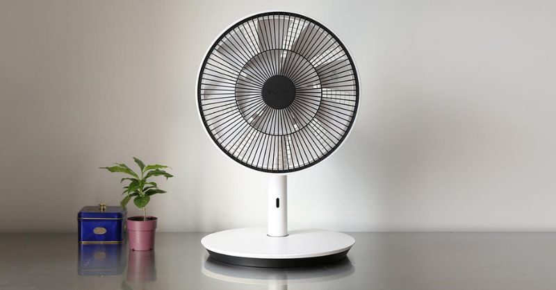 Luôn rút dây nguồn trước khi vệ sinh quạt tích điện 