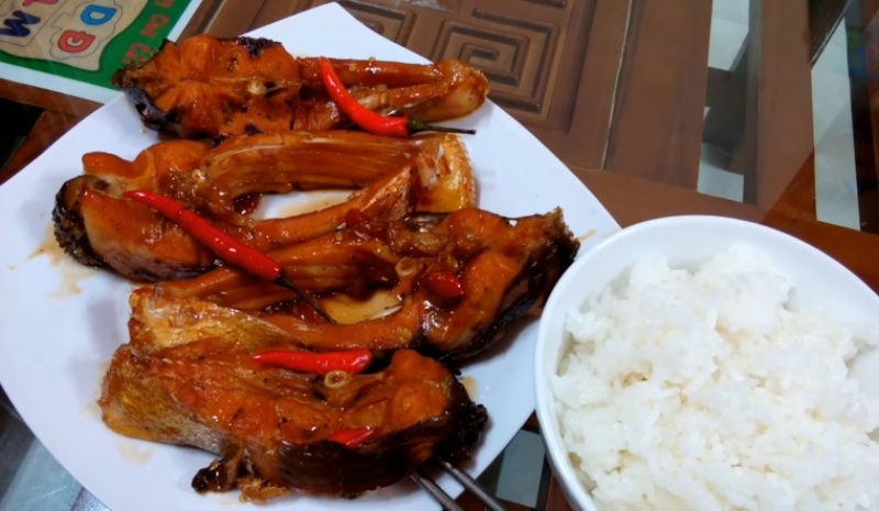 Cá chim biển kho tộ đậm đà, đưa cơm