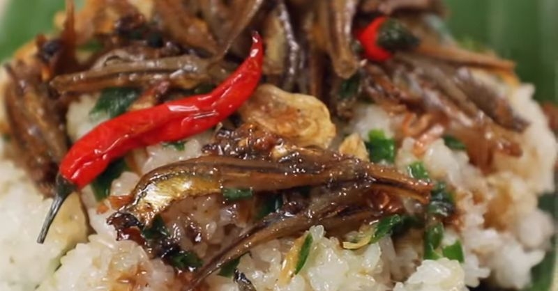 Xôi cá cơm dân dãn, hấp dẫn