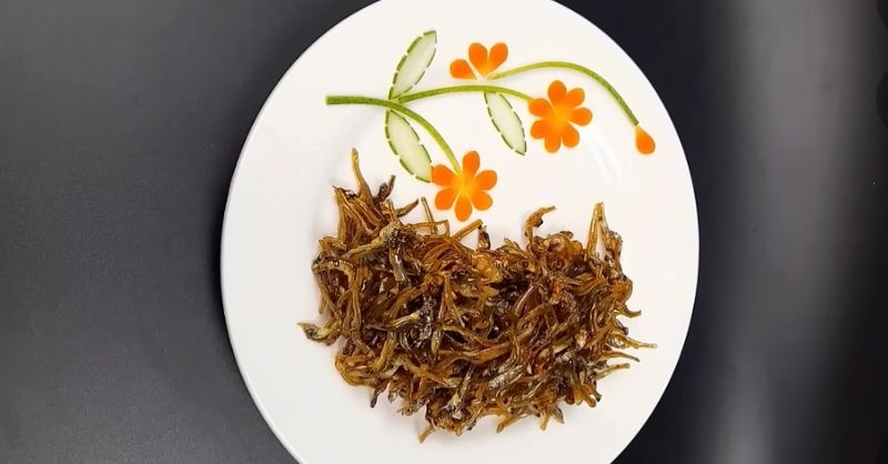 Khô cá cơm rim mật ong bắt mắt