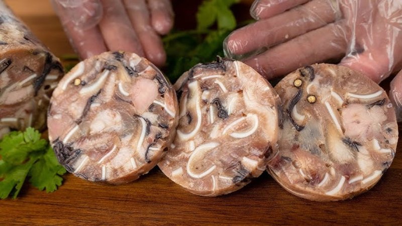 Giò thủ món ăn đãi khách ngày Tết