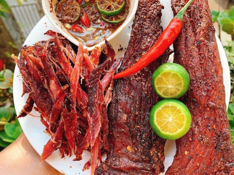 Thịt trâu gác bếp