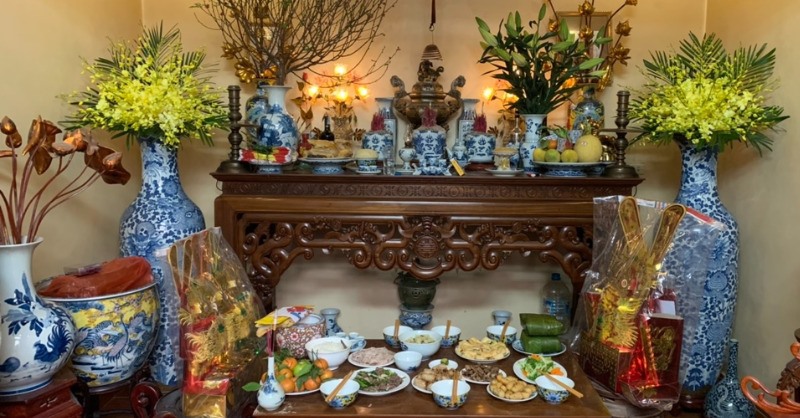 Bày trí bàn thờ cúng Ông bà ngày Tết