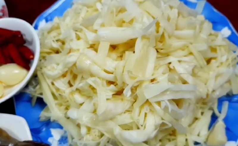 Bồn bồn cắt khúc vừa ăn