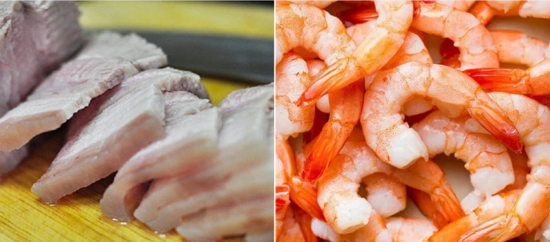 Thịt ba chỉ luộc cắt lát và tôm luộc bóc vỏ