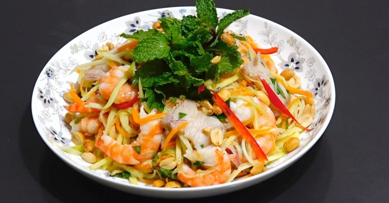 Gỏi ngũ sắc tôm thịt giòn tươi hấp dẫn