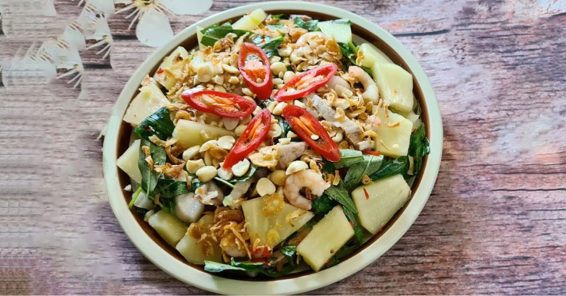 Gỏi sake tôm thịt hoàn chỉnh bày ra đĩa hấp dẫn