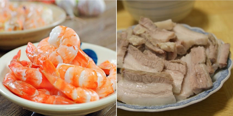 Tôm luộc bóc vỏ và thịt ba chỉ luộc cắt lát