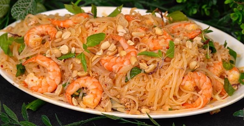 Hủ tiếu xào tôm thịt