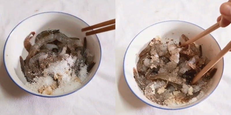 Ướp tôm với muối, tiêu, đường và bột nêm trong tô