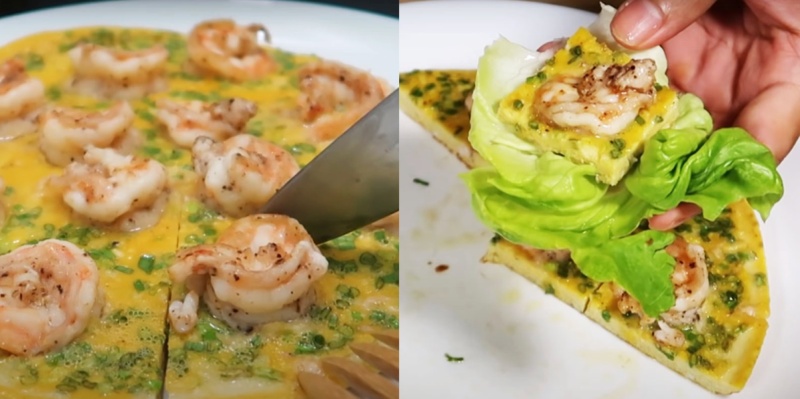 Tôm chiên trứng được cắt thành miếng vừa ăn, trang trí bắt mắt