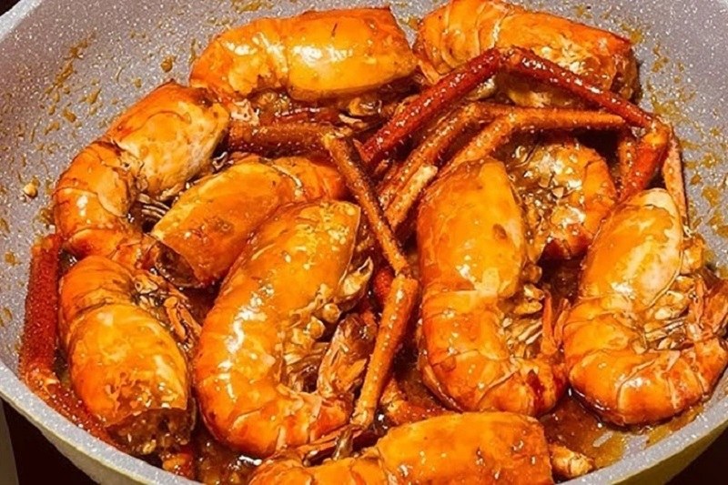 Món tôm kho tàu nước dừa vàng óng