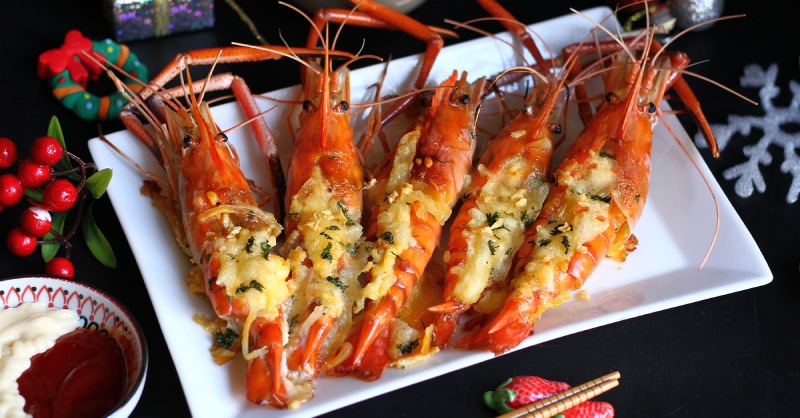 Tôm nướng phô mai thơm ngon, trang trí đẹp mắt