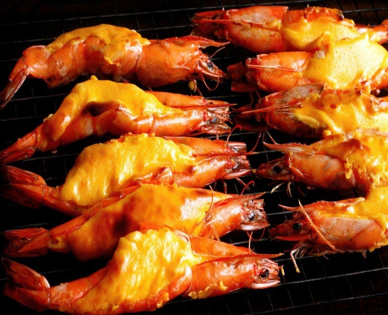 Tôm nướng phô mai với lớp phô mai tan chảy