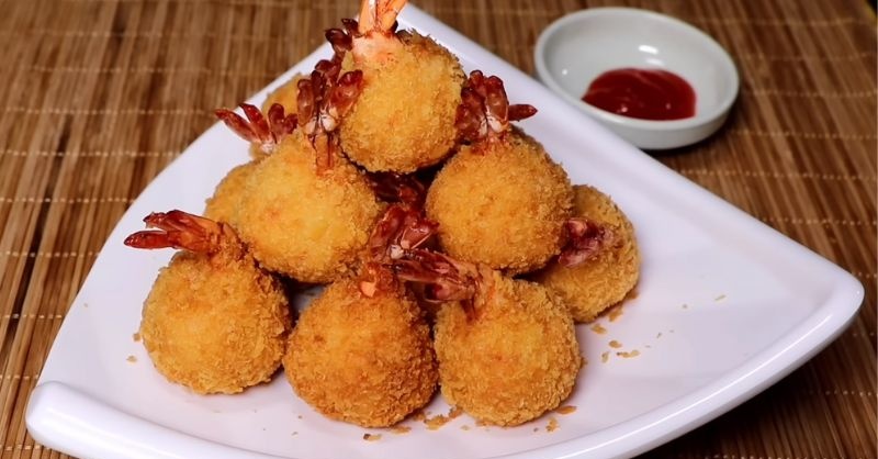 Tôm viên chiên xù kèm sốt cà chua ngon miệng