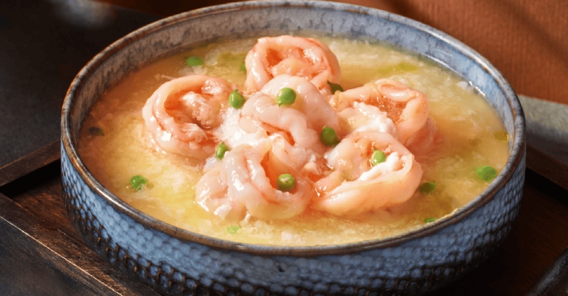 Trứng hấp tôm trong tô sứ