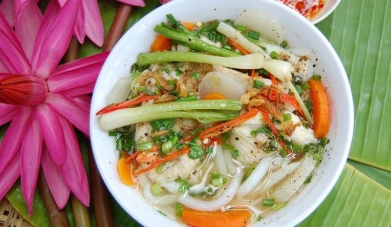 Tô bánh canh cá lóc thơm ngon, cực hấp dẫn