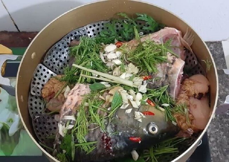 Công đoạn hấp cá