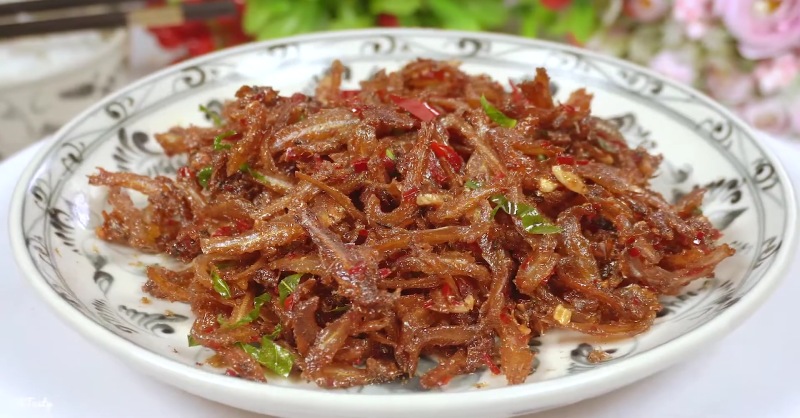 Thành phẩm món cá cơm khô rim chua ngọt