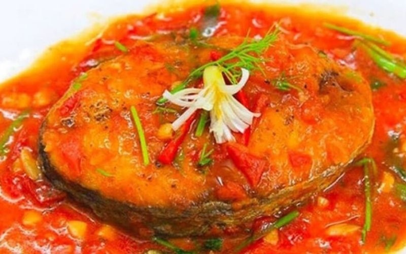 Món cá hồi sốt cà chua bắt mắt