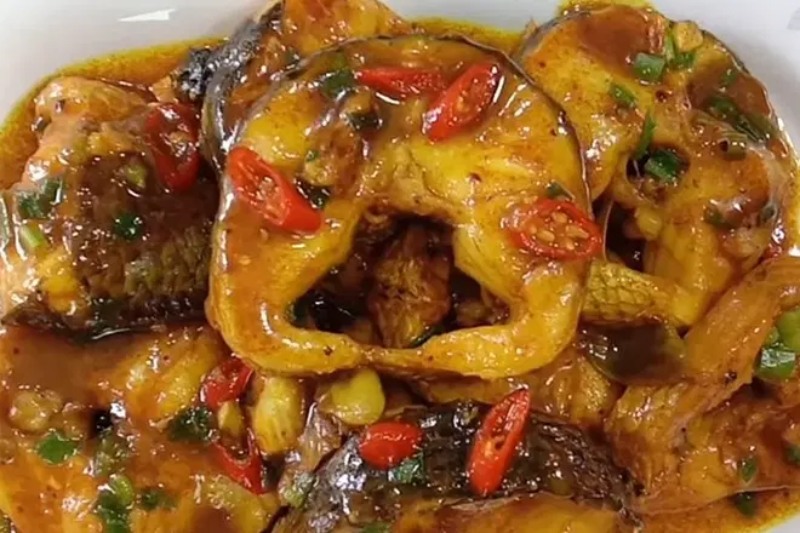 Cá lóc kho nghệ hấp dẫn, thơm ngon