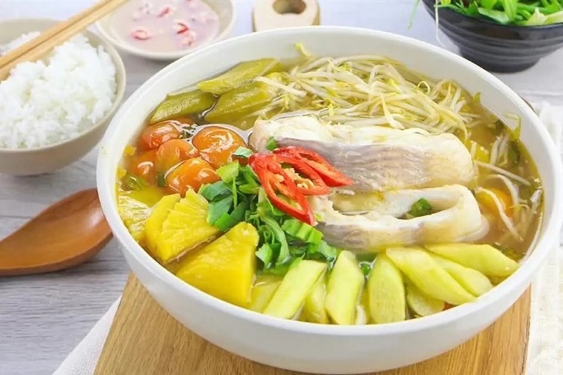 Canh chua cá diêu hồng hoàn chỉnh ăn kèm cơm