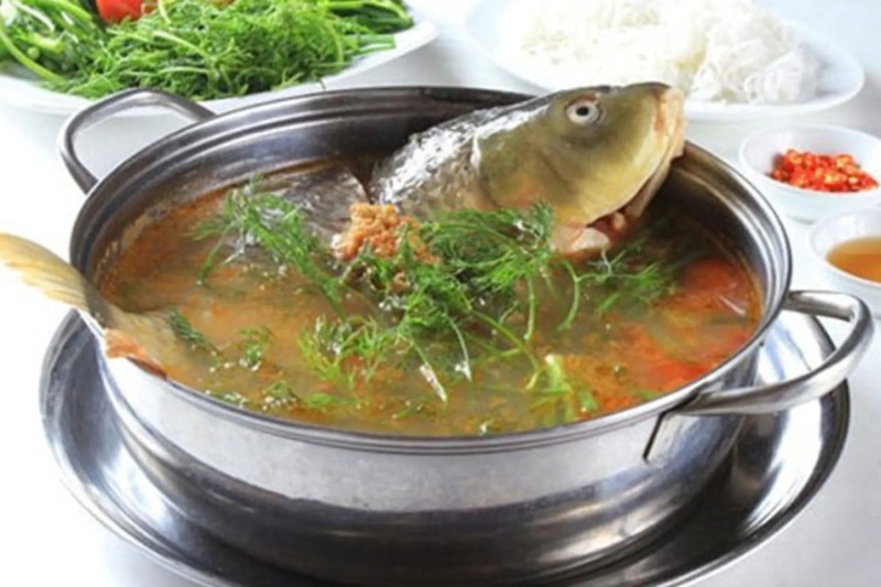Nước lẩu cá chép giòn hấp dẫn