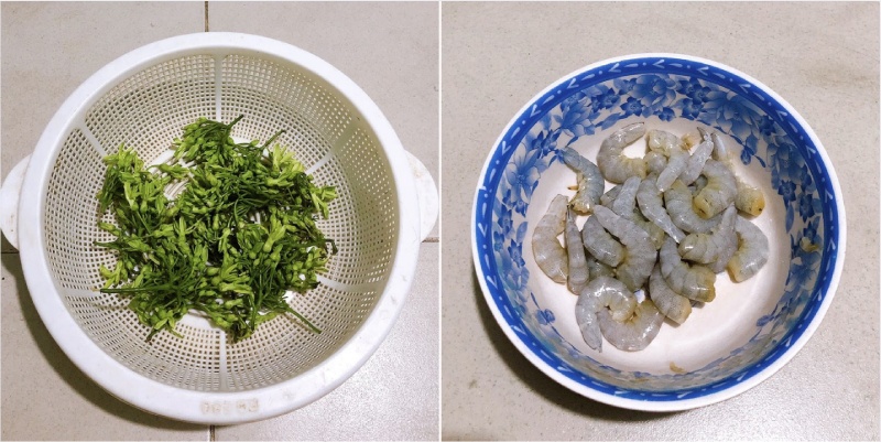 Sơ chế bông thiên lý và tôm