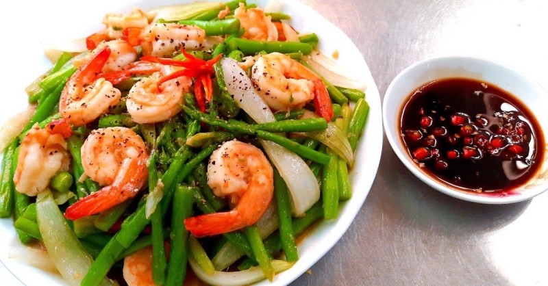 Đĩa tôm xào măng tây