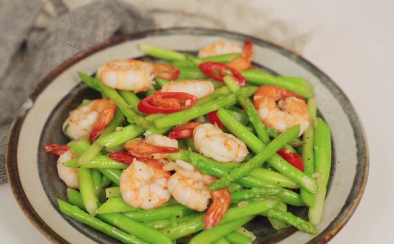 Đĩa tôm xào măng tây hoàn thành